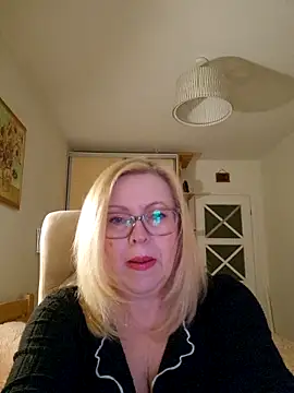 Snapshot of JanieLight53 chatting on 03.26.26 JanieLight53 online show from 03.26.26