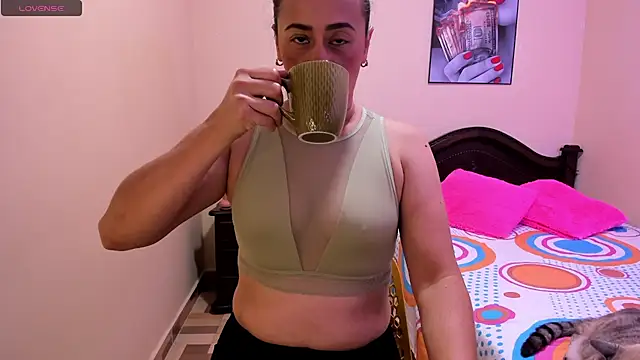 sara florez12 online show from 05.25.26