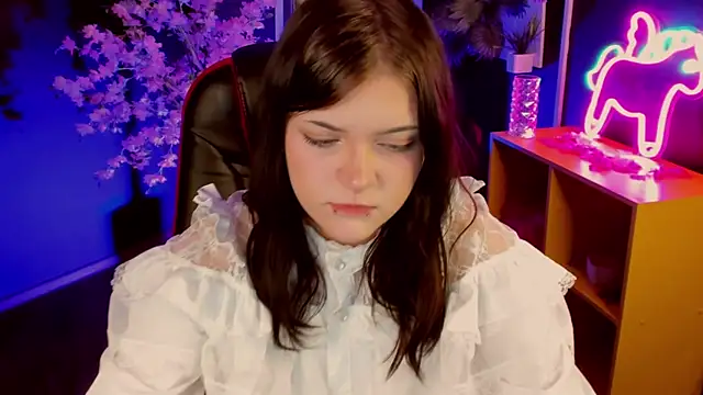 EsterTwilight online show from 05.01.26
