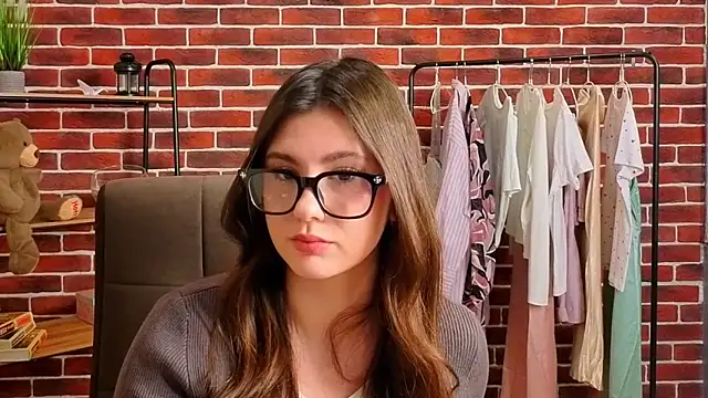 Snapshot of EllensWhite chatting on 03.31.26 EllensWhite online show from 03.31.26