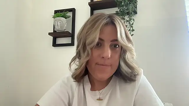 Snapshot of annabellewarick chatting on 07.14.26 annabellewarick online show from 07.14.26