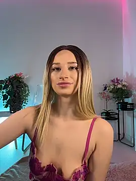 ScarletFlameee online show from 05.10.26