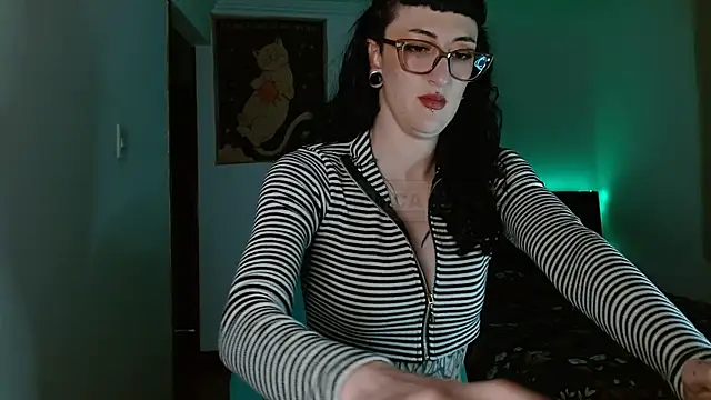 Snapshot of VelvetVal_ chatting on 04.11.26 VelvetVal online show from 04.11.26