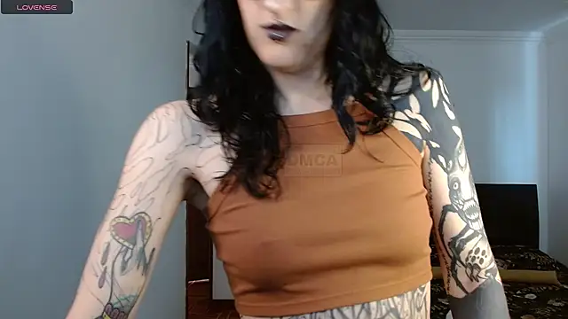 Snapshot of VelvetVal_ chatting on 04.16.26 VelvetVal online show from 04.16.26