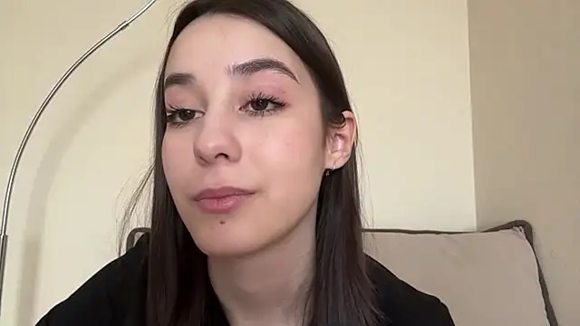 AdeleVelvet online show from 03.10.26