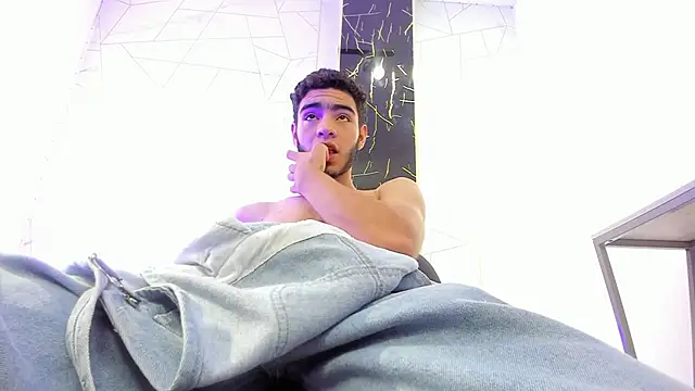 Valentin Lux online show from 04.06.26