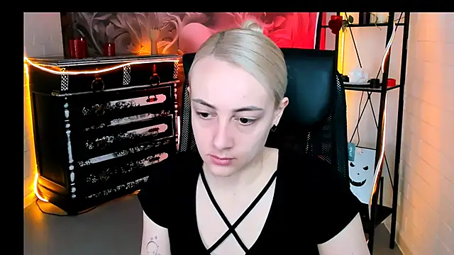 CarolMoor online show from 04.29.26