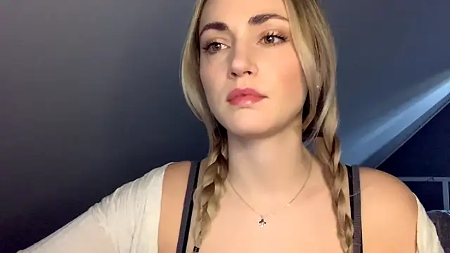 ScarlettSensitive online show from 04.24.26