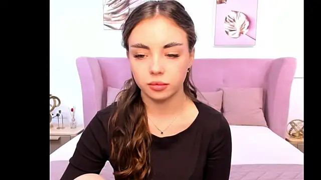 MyEvelin online show from 04.14.26