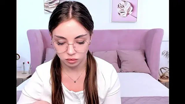 MyEvelin online show from 05.28.26