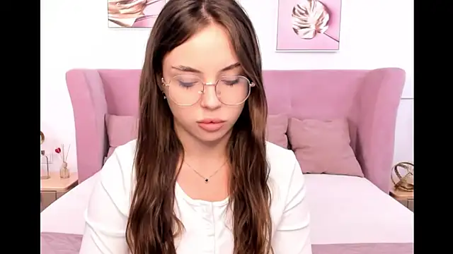 MyEvelin online show from 06.06.26