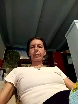 Snapshot of Tania9876 chatting on 04.28.26 Tania9876 online show from 04.28.26