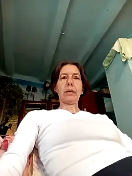 Snapshot of Tania9876 chatting on 05.13.26 Tania9876 online show from 05.13.26