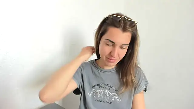 summmmersky1 online show from 04.21.26