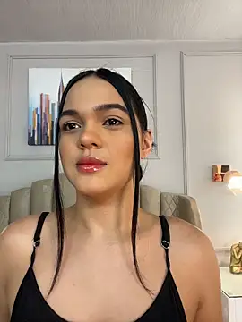 Snapshot of Bella-Ferrer chatting on 05.20.26 Bella-Ferrer online show from 05.20.26