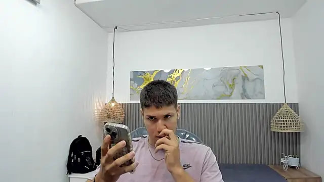 Snapshot of AlessandroFranco chatting on 03.20.26 AlessandroFranco online show from 03.20.26