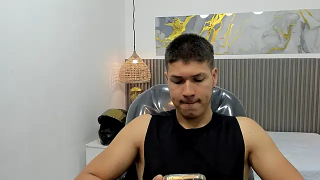 Snapshot of AlessandroFranco chatting on 03.31.26 AlessandroFranco online show from 03.31.26