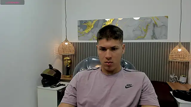 Snapshot of AlessandroFranco chatting on 04.22.26 AlessandroFranco online show from 04.22.26