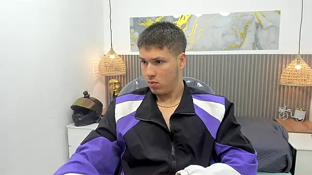 Snapshot of AlessandroFranco chatting on 04.30.26 AlessandroFranco online show from 04.30.26