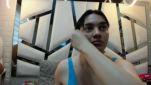 Snapshot of Alaia_Blosson chatting on 04.16.26 Alaia Blosson online show from 04.16.26