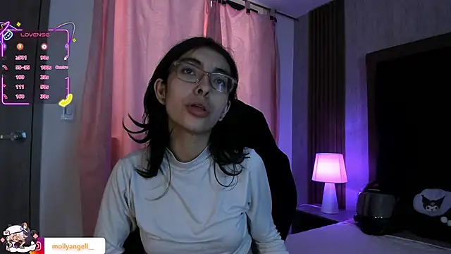 Molly A online show from 04.22.26