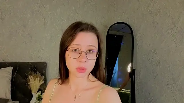 Aurora Temptia online show from 05.09.26
