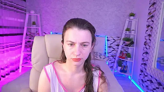 Snapshot of LittleJulii chatting on 05.27.26 LittleJulii online show from 05.27.26