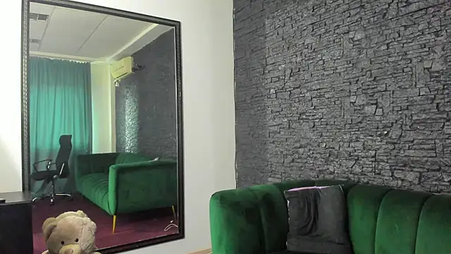 DiamondMilff online show from 03.21.26