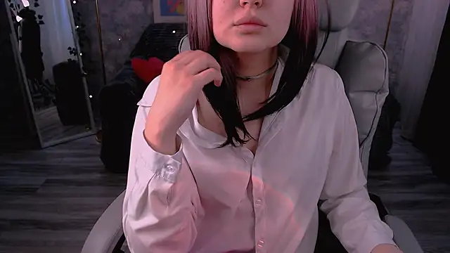 Snapshot of DaisyBloomm chatting on 03.15.26 DaisyBloomm online show from 03.15.26