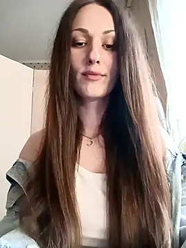 Snapshot of LunaCrystall chatting on 04.18.26 LunaCrystall online show from 04.18.26