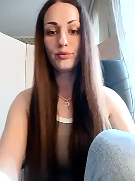 Snapshot of LunaCrystall chatting on 05.02.26 LunaCrystall online show from 05.02.26