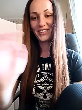 Snapshot of LunaCrystall chatting on 05.05.26 LunaCrystall online show from 05.05.26