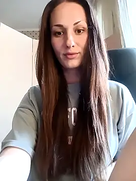 Snapshot of LunaCrystall chatting on 05.06.26 LunaCrystall online show from 05.06.26