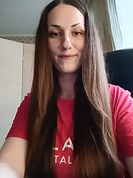 Snapshot of LunaCrystall chatting on 05.14.26 LunaCrystall online show from 05.14.26