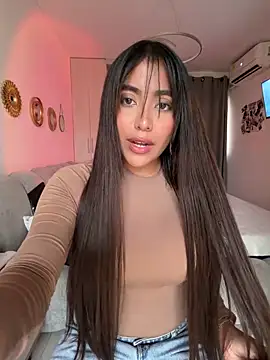 SaraValentina11 online show from 03.25.26
