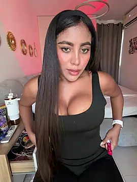 SaraValentina11 online show from 04.13.26