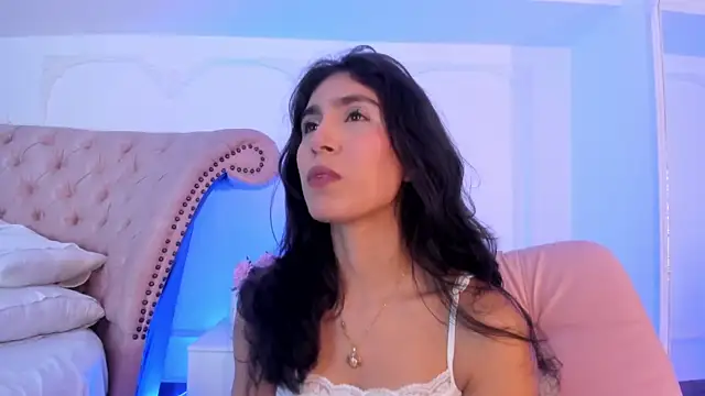 Snapshot of LucianaBlanco_ chatting on 04.05.26 LucianaBlanco online show from 04.05.26