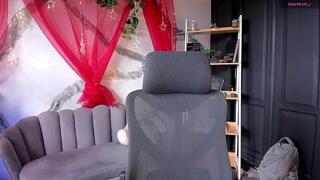 AphroditeSweett online show from 04.13.26