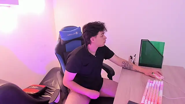 Melody and Max online show from 04.18.26