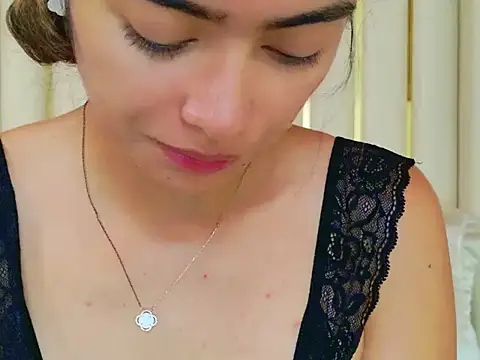 AnnieDesire online show from 04.28.26