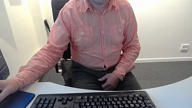 Snapshot of Buggemann chatting on 06.18.26 Buggemann online show from 06.18.26