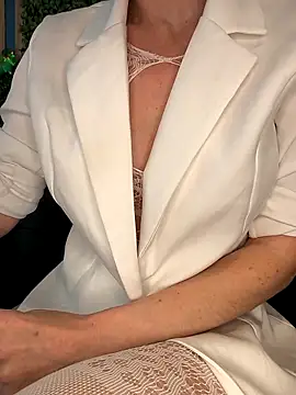 EvaliXiouss online show from 04.13.26