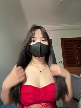 VyVy18 online show from 04.21.26