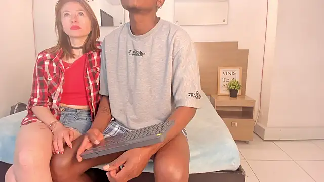 Ebony N Blonde online show from 04.17.26