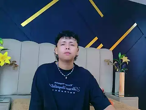 NikiEvanz online show from 04.28.26