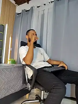 Oliver bigblack cock online show from 04.04.26