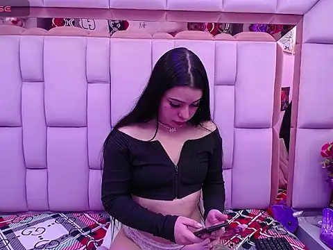 Katherine Squirt  online show from 04.30.26