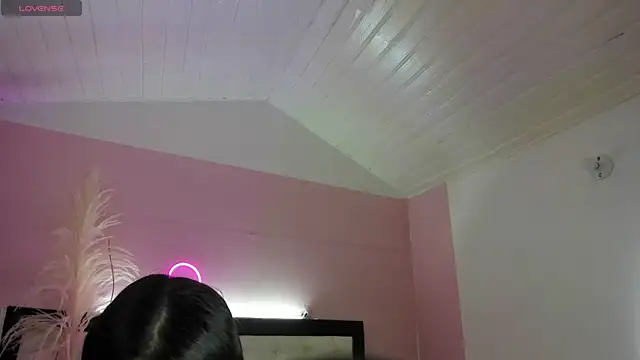 Julieth Caandy online show from 06.26.26