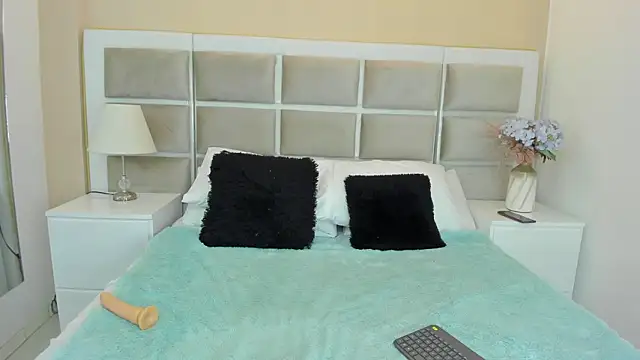 Amelie Fabulous  online show from 03.26.26