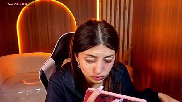 Lia queen tx online show from 04.19.26